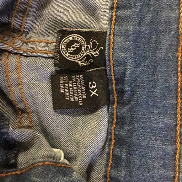 Fashion Nova Ripped Jeans - Picture 4 of 4